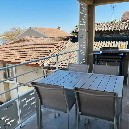 Vanessa Ruat Apartment *