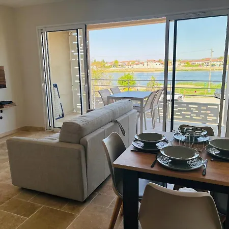 Vanessa Ruat Apartment