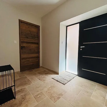 Apartment Vanessa Ruat